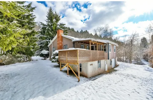 Delightful 3-bedroom chalet with WiFi in Windham