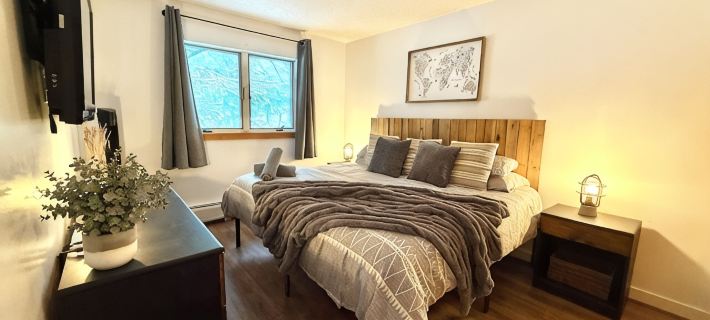 Modern Mountain Condo with Spa Hotels in Killington