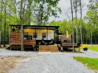 “The Honey Hive” near “The Big Thicket” Cozy Cabin in The Piney-Woods. - 2-Star