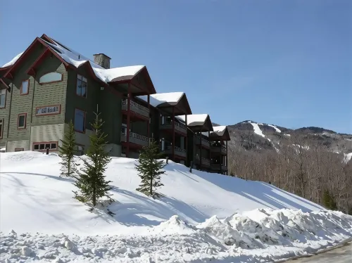 Luxury 3BR/3BA Ski On/Off Lodges Bear Mountain Near Sunrise Chair Killington.