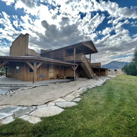 Cozy Cabin 11 at the Almo Inn near City of Rocks/Castle Rock Park in Almo, Idaho