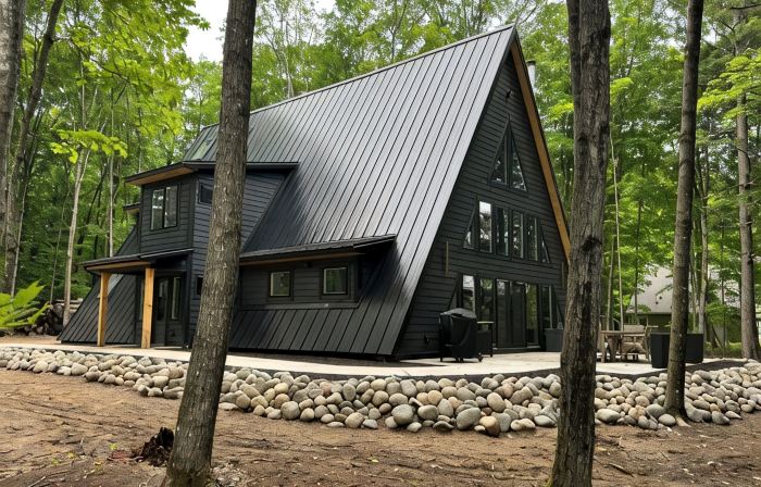 Scenic 3-bedroom Aframe with WiFi and AC on Three Lakes Chain