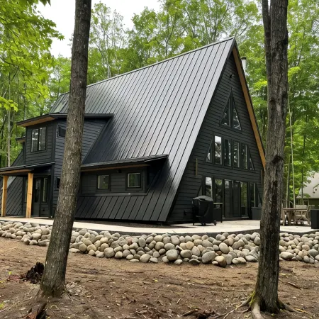 Scenic 3-bedroom Aframe with WiFi and AC on Three Lakes Chain