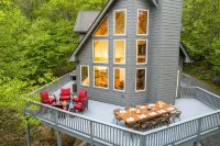 Wintergreen 5BR with Hot Tub, Sauna, Firepit