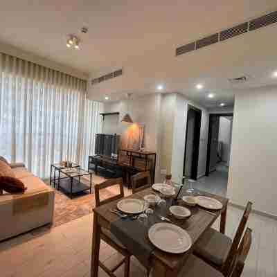 Premier 2-bedroom Lifeline apartment with free Parking Hotel Exterior