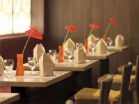 Hotel Santika Pandegiling - Surabaya - breakfast