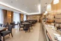 Homeinn Plus Hotel (Guilin Railway Station Xiangbishan Park) - Breakfast