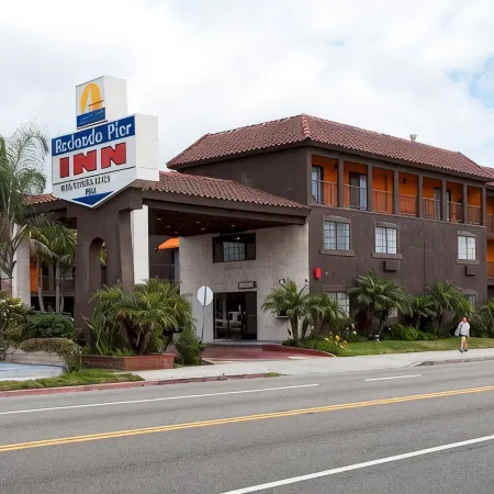 Redondo Pier Inn