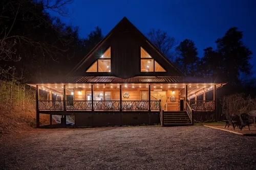 Cabin With Views, Hot Tub, Minutes From Downtown, Bryson City NC