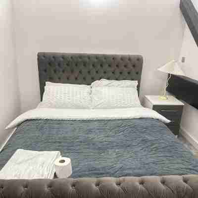 Contractors and Family-Friendly Apartment| Fast Wi-Fi and Free Parking Rooms