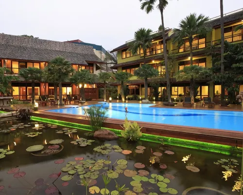 VC@Suanpaak Boutique Hotel & Service Apartment Hotels near Hai Ya