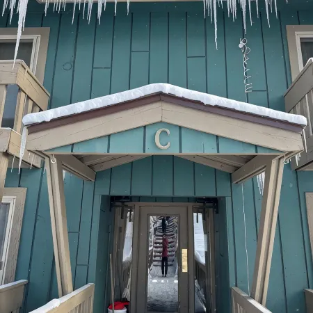 2-bedroom 2 bath condo in Winter Park, magnificent views, hot tub, close to town