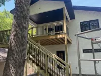 Entire Top Floor Only: Okoboji Oasis/ Private Entrance Hoteles en Arnolds Park