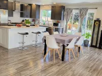 Homey Place in Sechelt , close to town and beaches Hotels in Sechelt