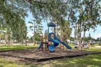 Family-Friendly Cottage Near Orlando’s Top Attractions - Country Houses