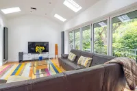 Stylish 4 bed house walking distance to beaches - 3 tähden