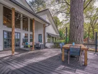 Spacious 5-Bedroom Lake House on Lake Gladewater Ξενοδοχεία στην πόλη Gladewater