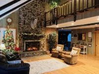 Raystown Mountain Escape - Views & Relaxing Spaces - 4-Star