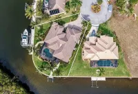 Eight Palms/ Punta Gorda Waterfront Paradise Escape - Boutique
