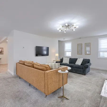 Spacious & Quiet 4 Bd - Large Yard + Fire Pit