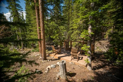 Overlook Lodge - Hot Tub, Fireplace & Private Creek. Family-Friendly!