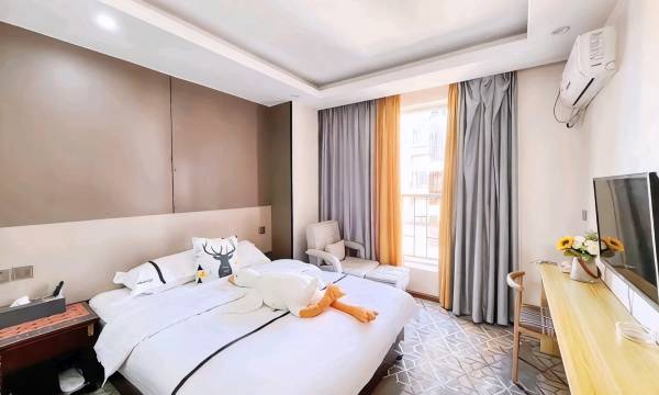 Kunming Fuxuan Hotel (ShopCuihu Park)