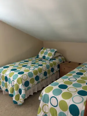 Bandera Bunkhouse on Mason Creek. Casual Hill Country Cabin centrally located. - Chalets