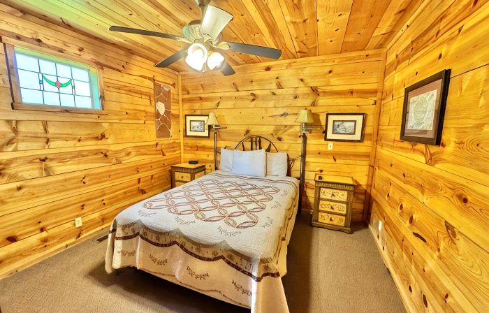 Gone With The Wind #47 New cabin to VRBO walking distance from courthouse square