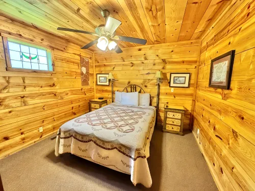Gone With The Wind #47 New cabin to VRBO walking distance from courthouse square