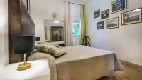 Villa Tommaso Maruggi, Sicily with Jacuzzi and Private Pool