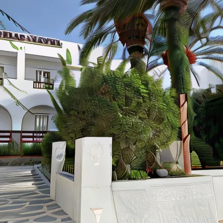 Asterias Hotel - Seafront