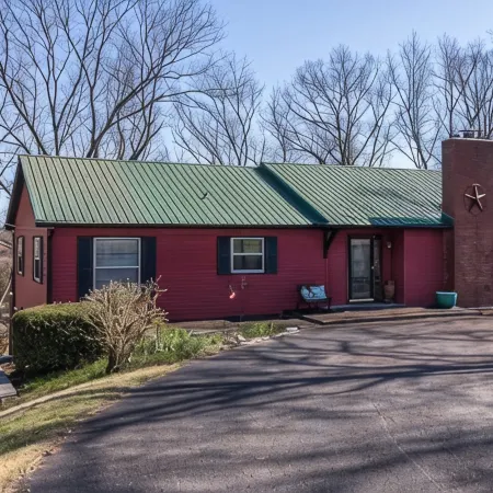 Enjoy fireside sunset & walk to movies, shops, restaurants!