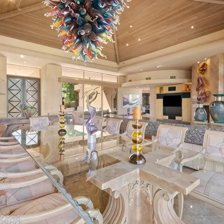 SWIM UP POOL BAR/SPA, POOL TABLE,6 EN SUITES, PING PONG, PUTTING GREEN 227370