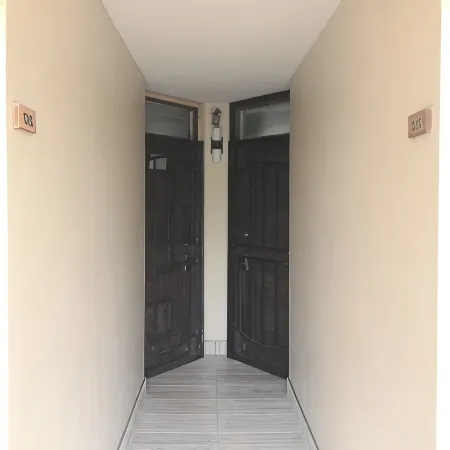 Modern, remodeled, ocean views, comfortable and convenient 580 sf
