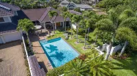 Luxury Home, A/C, Heated Pool, Gourmet Kitchen, 4BR 6 Bath, 3 Master Suites. - Villas