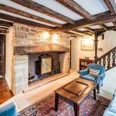 Recently refurbished large country house Others