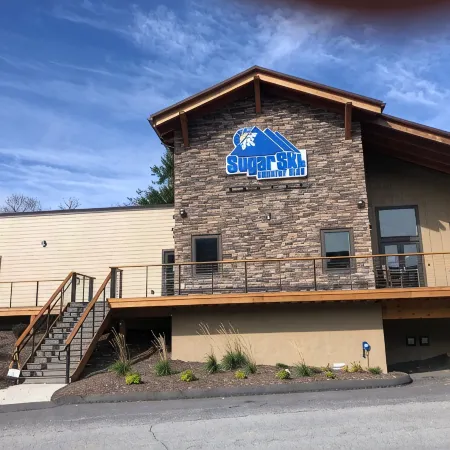 Always In Season Ski In/OutCozy getaway just steps away from Omas Meadow