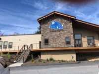 Always In Season Ski In/OutCozy getaway just steps away from Omas Meadow