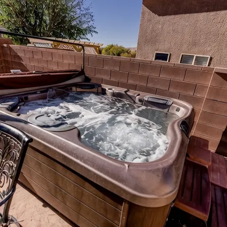 The Watchman, Gateway to Zion - Hot Tub // Fire Pit
