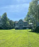 Large Lux Waterfront Home on 9 Acres with Sandy Beach and Beautiful Sunsets - Homestays
