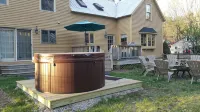 Quintessential farmhouse with hot tub, mountain views, sparkling clean