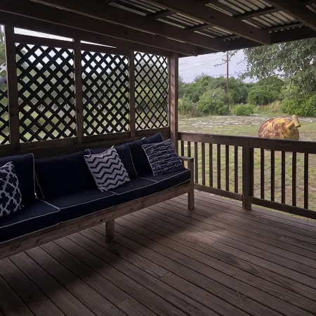Charming 3-bedroom cottage in serene Aransas Pass with AC, WiFi