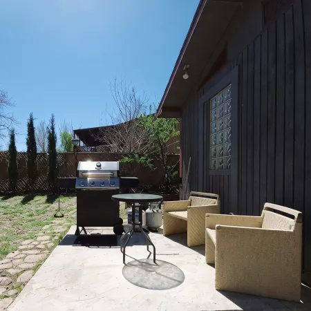 Cozy Swell House- Pet Friendly, Fenced Backyard: 2 King Beds