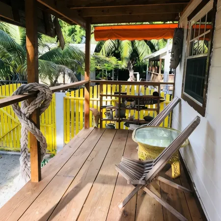 Gumbo Limbo's Dreaded Grape Cabana - Steps from Ocean, Free Bikes, Free WiFi