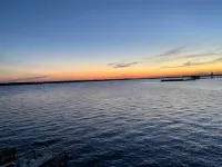 Your Place right on the lake with third floor balcony to watch the sunset 2x2+1 - ジャグジー