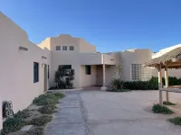 80 steps from the beach with beautiful views, Canto De Los Pajaros Beach House