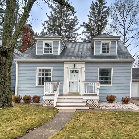 Great location to MSU! Charming 3 bedroom, 2.5 bathroom house.