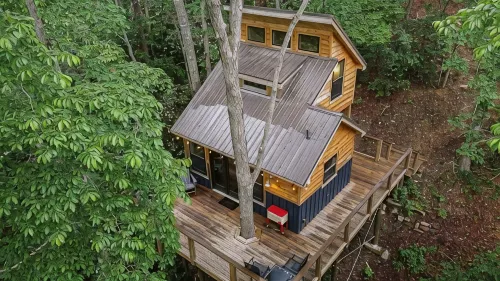 Secret Stash: Secluded Treehouse Overlooking Creek - 4 tähden