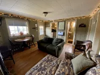 Cabin with Snowmobile and ATV Trail Access - Hytter