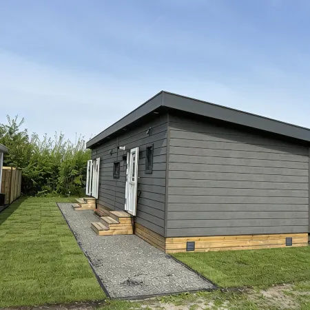 Nice and new cozy furnished chalet for 4 people, 800 meters from the beach. Hotels in Petten